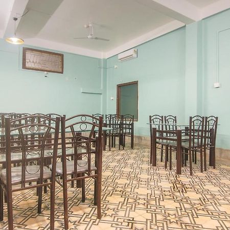 Hotel Oyo Indiraj à Guwahati Extérieur photo